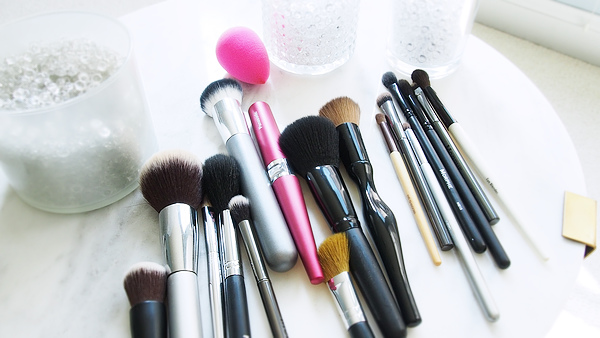 makeup brushes