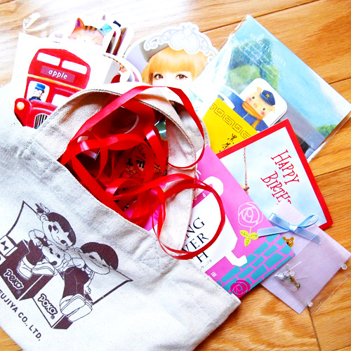 I use these totes A LOT because I put all my essentials in them and transfer between bags with just the mini tote