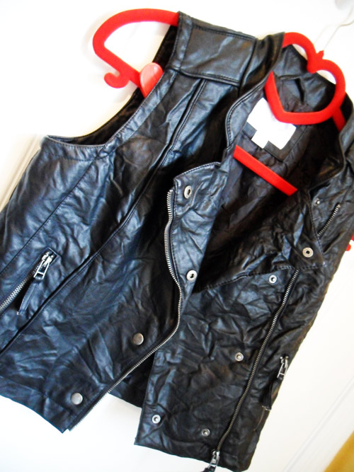 the vest open