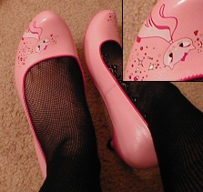 My great bargain kitty shoes!  Original $100, I got them for $40.  My little splurge for the summer!!!