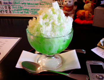 KAKIGORI aka SNOWBALL